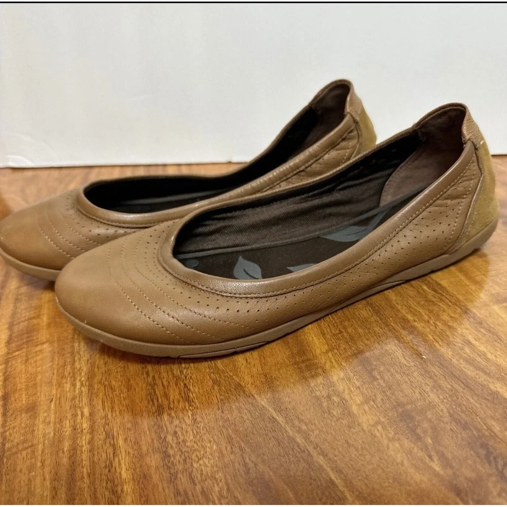 Nurture Ballet Flats Women's‎ Size 7M Tan Brown Leather Comfort Slip On Shoes